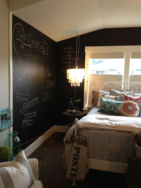 Bedroom wall colors for kids have the wonderful ability to be much more whimsical, brighter, and bright reds and oranges: 25 Cool Chalkboard Bedroom Décor Ideas To Rock | DigsDigs
