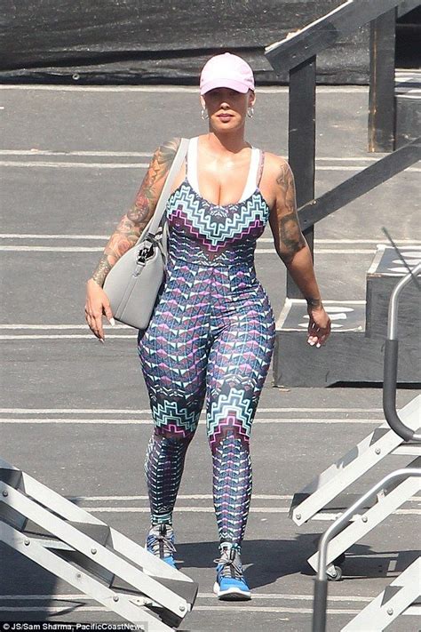 Dangerous Curves Her Sleeveless Spaghetti Strap Garb Revealed After Revealed The 10lbs She
