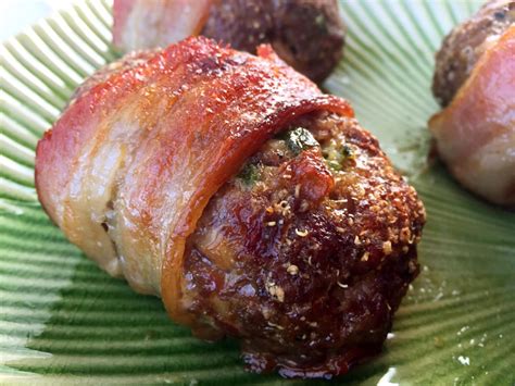This homemade meatloaf recipe is classic comfort food and a huge family favorite! Jalapeno Maple Bacon Meatloaf Mini's
