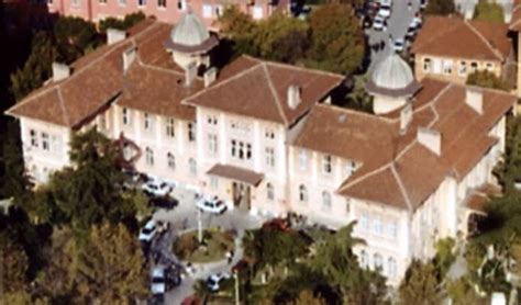 Hastanelerimiz i̇stanbul üniversitesi bünyesinde yer alan 3 hastanemiz ile vatandaşlarımıza sağlık alanında hizmet etmekteyiz. İstanbul Üniversitesi İstanbul (ÇAPA) Tıp Fakültesi | Tıp ...