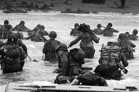 Barton (center) is at the first command post of the 4th infantry division on utah beach. http://www.ahctv.com/battles-history/d-day-mega-photos ...
