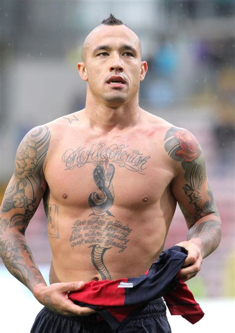 Radja nainggolan is a belgian professional footballer who currently plays for inter milan. Radja Nainggolan (2169×3072) | Voetbal