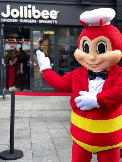 Jollibee Opens New Restaurant In London Gold Flamingo