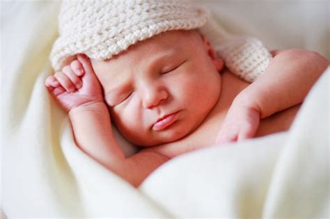 Ab wann kann ein baby „richtig sehen? das Neugeborene Baby