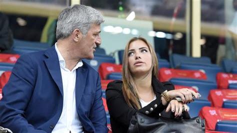 From the early childhood days. Vladimir Petkovic: Der Nati-Coach mit Frau und Tochter ...