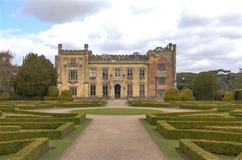 The Best Castles And Stately Homes In Derbyshire Visit European Castles