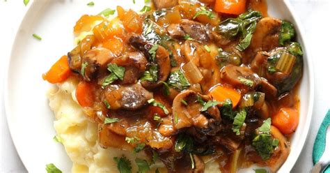 Vegan Mushroom Bourguignon With Potato Cauliflower Mash Healthyvegan