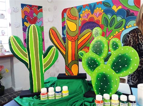 Los cactus son plantas suculentas pertenecientes a la familia cactaceae y geográficamente son originarias de forma exclusiva del continente americano. Cactus de telgopor