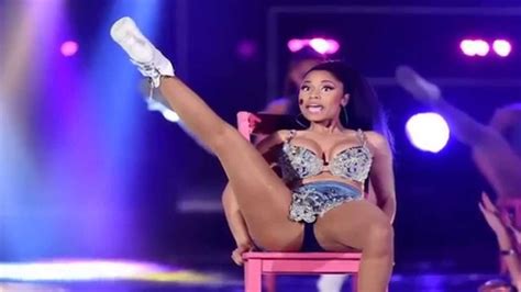 Nicki Minaj Anaconda Performance At Fashion Rocks Youtube