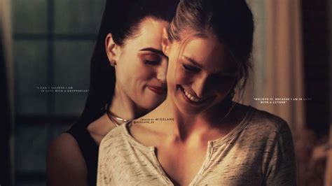 Pin By Mj On Supercorp Supergirl Tv Lena Luthor Cute Lesbian Couples