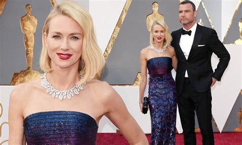Oscars 2016 Sees Naomi Watts Stun In Mermaid Like Strapless Gown With