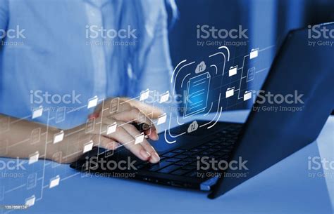 Sistem Manajemen Dokumen Perangkat Lunak Internet Technology