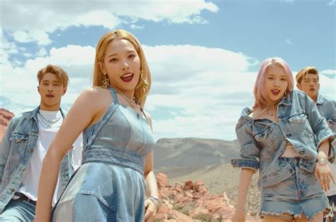 Co Ed K Pop Group Kard Drops Summery “hola Hola” 케이팝 카드