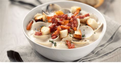 Manhattan clam chowder, on the other hand, does not contain any cream. What to Serve with Clam Chowder - Insanely Good