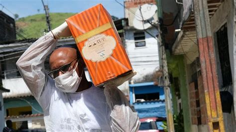 Die gesundheitsbehörde des südamerikanischen landes meldete am freitagabend (ortszeit) 15.305 infektionen innerhalb von 24. Corona in Brasilien: Wo Drogenbosse und Politiker sich ...