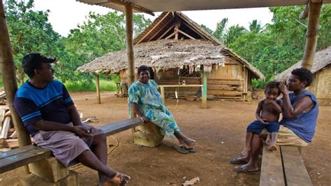The population of vanuatu is estimated at 252,800 residents (world bank 2013), and annual population growth to 2.2%, with a birth rate of 26.9 per 1000. Vanuatu | Cru