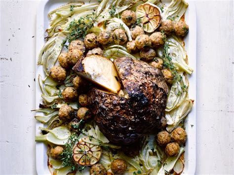 Râpé et accompagné de câpres, de cornichons envie de risotto de petit épeautre et céleri ? Céleri rave rôti, fenouil et boulettes de volaille (avec ...