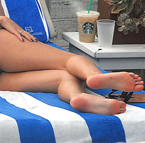 Selena Gomez Feet And Sexy Pics Xhamster