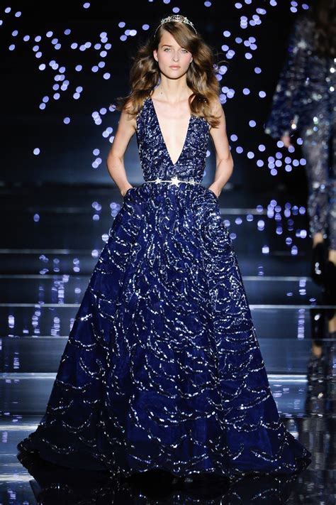 Défilés Vogue Paris Idées de mode Belle robe Style couture