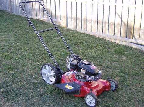 With frequent use of a lawn mower, sooner or later, you have to contact a service center to fix a malfunction or change an important part. Lawn Mower Repair Tips | Gregs Small Engine | Reno | Tahoe