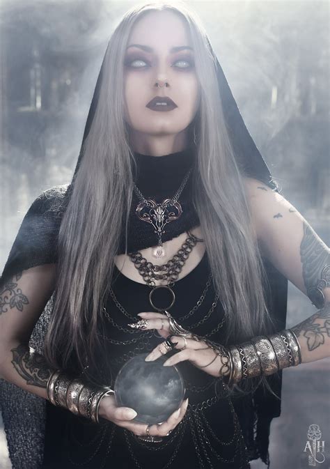 Pin By Porvencka Snackshni On Wicca Occultisme Sorcellerie Fantasy Witch Dark Beauty Dark Witch