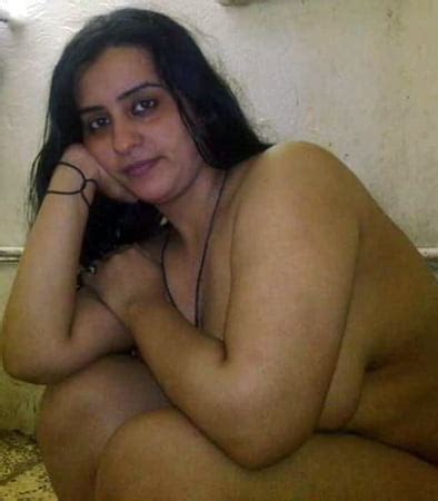 Indian Mature Muslim Mom Showing Her Big Boobs And Pussy Hot Sex Picture