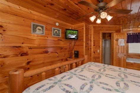 Official site for mountain mist cabin in pigeon forge. Smoky Mountain Mist in Gatlinburg w/ 3 BR (Sleeps10)