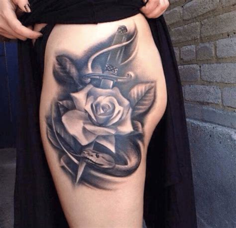 Muchos piensan que éste es un diseño que sólo va con las chicas, sin embargo esto no es así, porque hemos visto increíbles tattoo con flores en hombres, los cuales lucen masculinos, originales y super creativos. Tatuajes para mujeres en el brazo de flores ¡Imperdibles ...