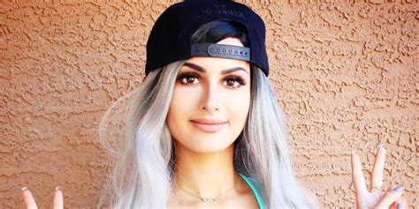 Who Is Sssniperwolf Dating Or Is She Single Her Wiki Age Boyfriend Real Name Net Worth