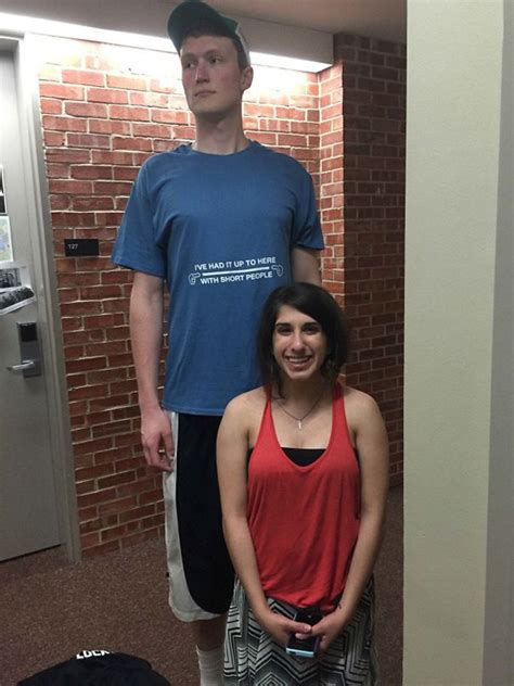 50 Tall People Show Us Their Hilarious Everyday Struggles