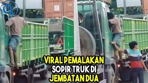 Setelah diinterograsi, sopir tersebut mengaku barang haram tersebut miliknya. VIDEO Viral Pemalakan Sopir Truk di Jembatan Dua Jakarta ...