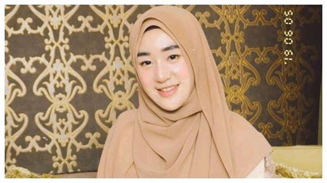 Dari nama gadis ini siapapun bisa menebak kalau gadis ini adalah keturunan tionghoa. Umumkan Berpisah dengan Suami, Larissa Chou: Mari Saling ...