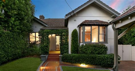 The Perfect Middle Why The Battle To Buy Semi Detached Homes In Sydney