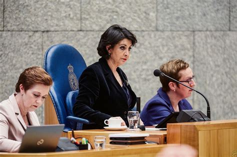In 2005 en 2006 werd hij door de dierenbescherming voor zijn. 'Het lijkt wel vete' tussen Arib en ambtelijke top van ...