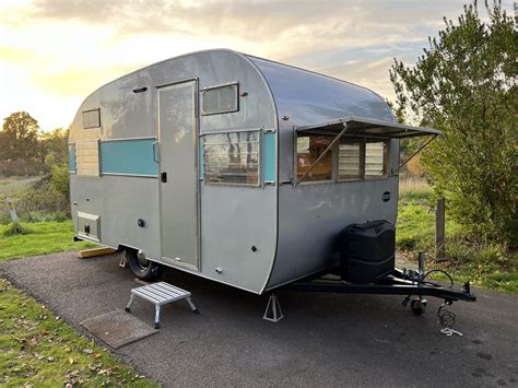Retro Canned Ham Sellwood Trailer Reveals Fully Equipped Habitat For