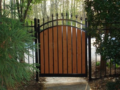 Custom Gates And Fences Seegars Fence Company