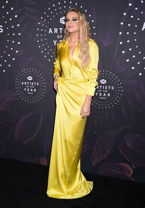 Kelsea Ballerini At 2022 Cmt Artists Of The Year Ceremony In Nashville