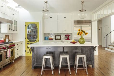 Kitchen with black appliances design ideas. Gorgeous Modern Farmhouse Kitchens