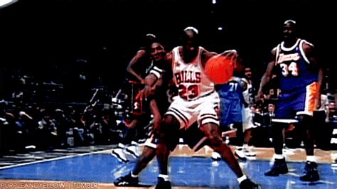 On top of that, you can send all basketball pictures as a greeting card to your family and friends absolutely free and even add a few nice words to your personal ecard. Awesome Animated Basketball Gifs at Best Animations