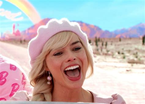 Margot Robbie Stuns In Pink At Barbie Photocall While Rest Of Cast Wears Sad Beige Opoyi