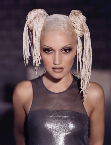 Солистка и сооснователь музыкальной группы no doubt (с 1986 года). Oh Yeah Pop - Gwen Stefani for the music video of South ...
