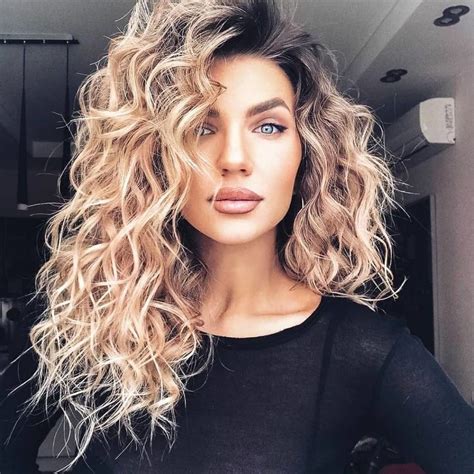 31 Easy Hairstyles For Medium Curly Dyed Hair Highlights Medium Curly Hair Styles Medium