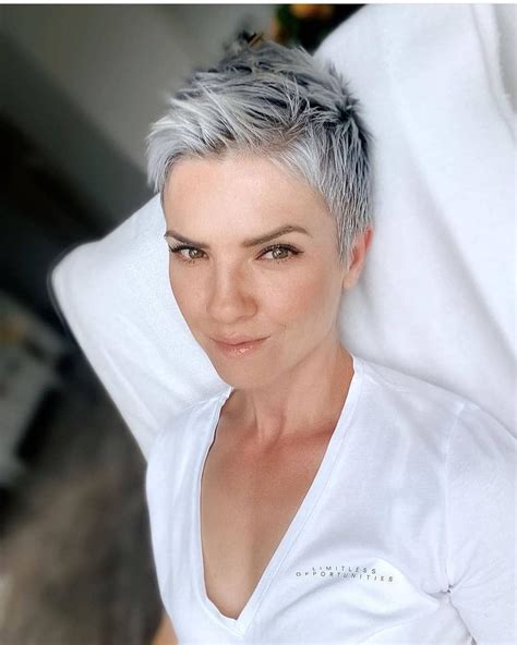 Kurze Haare On Instagram Wowww Sonia Rohrbach Short Silver Hair
