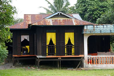 Welcome to my pleasuredome Tingkap rumah kampung Melayu