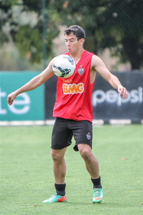Cássio é melhor, tem mais liderança, mais títulos, mais experiência, mais currículo. Galo perde Leandro Donizete e pode ter defesa quase toda ...