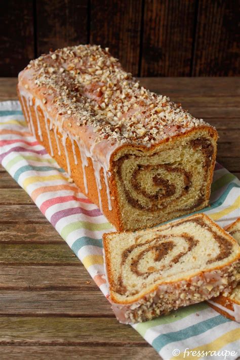 Maybe you would like to learn more about one of these? fressraupe: Hefezopf mit Nussfüllung | Hefezopf backen ...