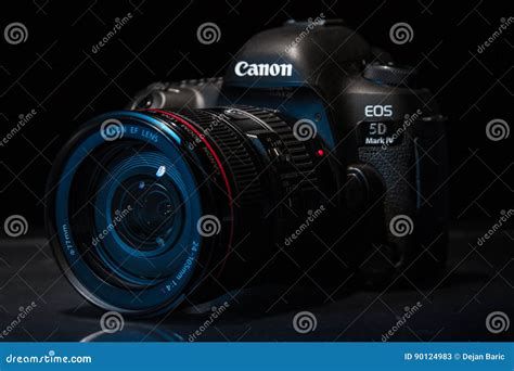 Canon Eos 5d Mark Iv Profesional Dslr Photo Camera Editorial Stock