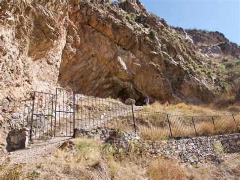 Cueva Del Guitarrero Cuevas Y Tragaderos De Perú Y Bolivia