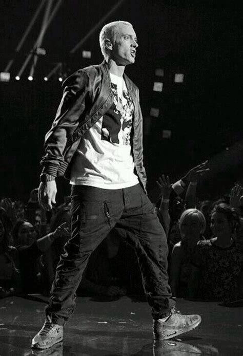 Discover more posts about slim shady, marshall mathers, rap, video, secret service, dr dre, and eminem. Pin von RABBIT . auf EMINEM . | Eminem, Foto kinder, Filme