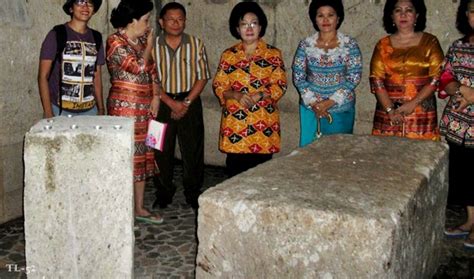 .yesus yesus dan nikodemus gambar yyesus yesus anak allah kenaikan tuhan yesus ke surga gambar kreativitas mahkota duri gambar tuhn yesus ketaatan yesus doa mukjizat yesus lirik allah bangkit khotbah yesus yesus bangkit dari mati pengikut yesus. Ibu Menhan Purnomo cs Berdoa Di Jalan Salib ~ BUKIT DOA MAHAWU